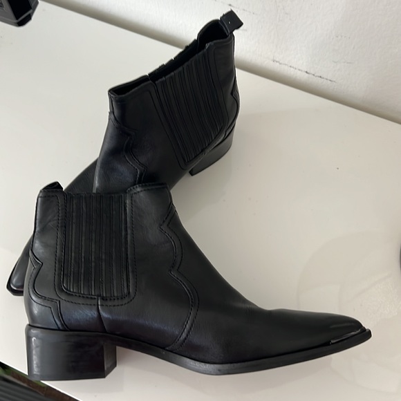 Marc Fisher flat boot - Picture 4 of 5